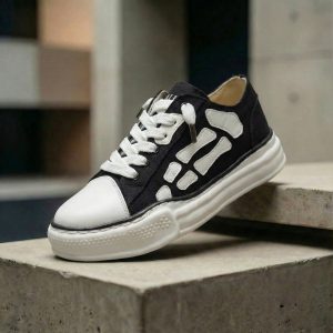 5002 שחור לבן